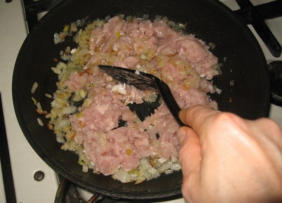 Фарш на сковороде